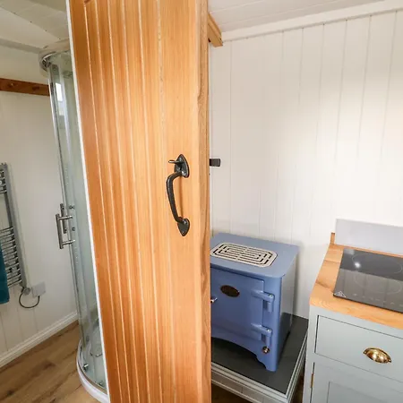 Lower Trewern Shepherds Hut Holiday home Penzance