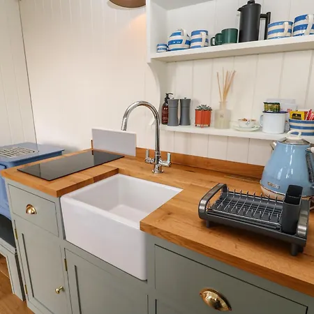 Lower Trewern Shepherds Hut *