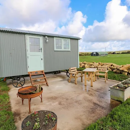 Lower Trewern Shepherds Hut Holiday home Penzance